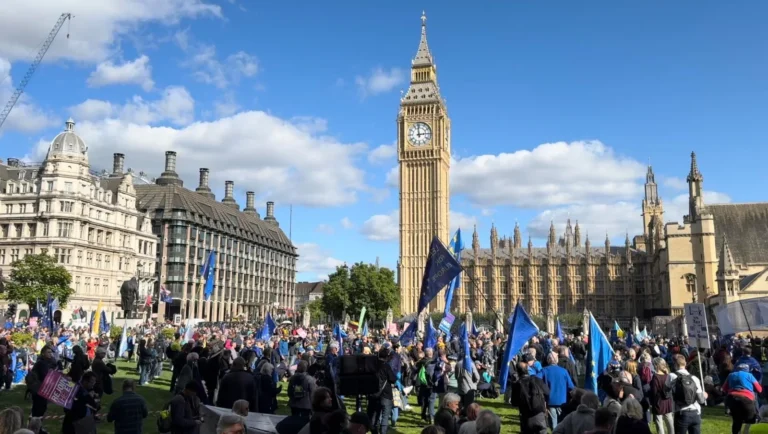 Manifestantes en Londres exigen el retorno del Reino Unido a la Unión Europea